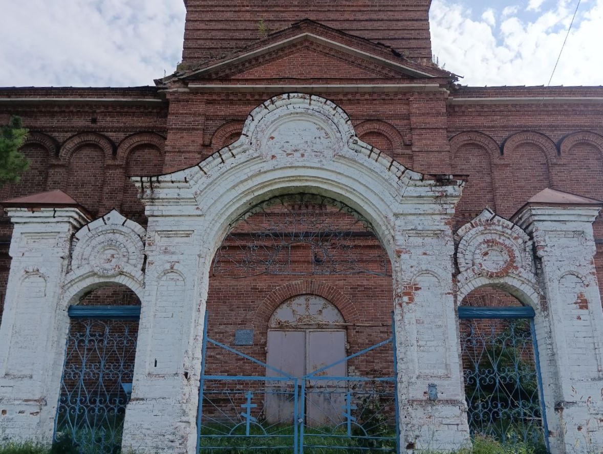 Храм в селе Вильгорт.